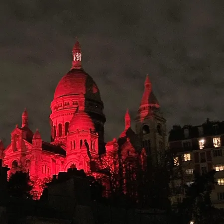 De Standing A Montmartre París